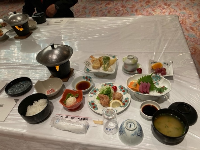 夕食の時間です