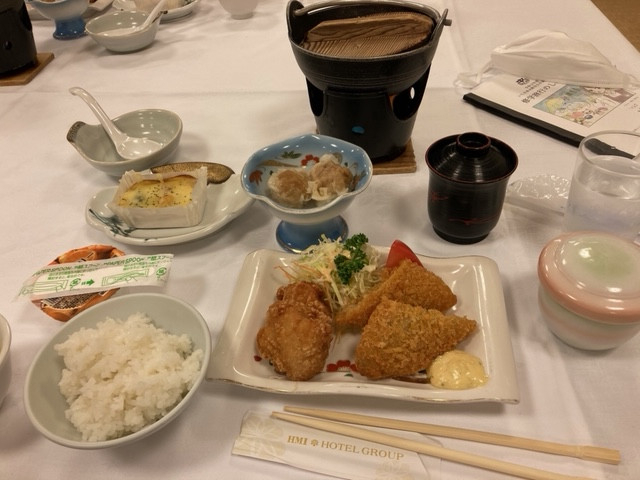 ２日目宿到着　夕食の時間です。